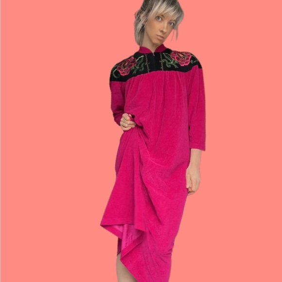 Vintage Vanity Fair Embroidered Floral House Dress Fuchsia Maxi - Picture 2 of 8